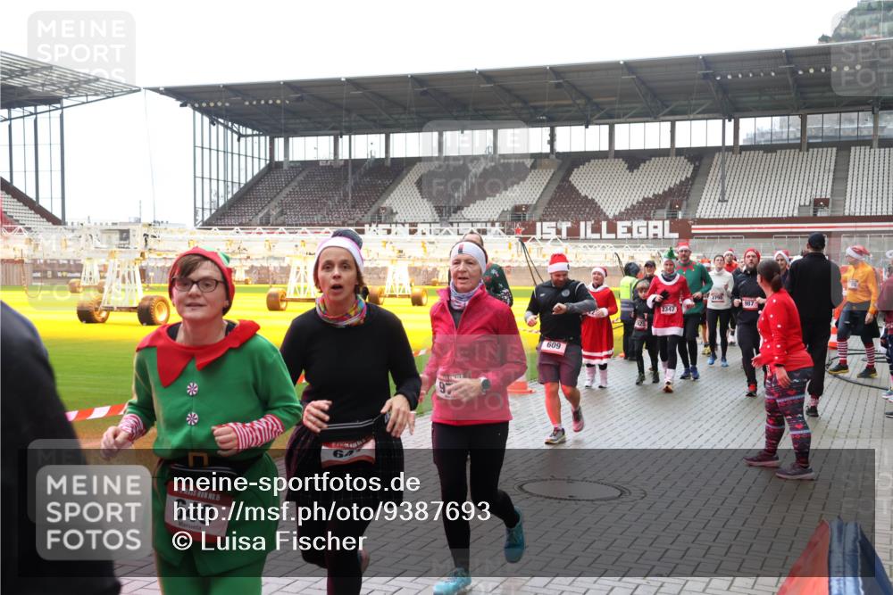 07.12.2025 - St. Pauli X-Mass-Run No. 15 Luisa Fischer http://msf.ph/oto/9387693 07.12.2025 11:47:25 Ziel 15, 640, 64, 609, 2347, 2798, 987, 346, 353, 371, 530, 567, 570, 609, 614, 640, 642, 645, 647, 649, 898, 900, 901, 903, 978, 987, 992, 1276, 1881, 1882, 2047, 2108, 2109, 2111, 2114, 2179, 2180, 2182, 2221, 2222, 2223, 2347, 2442, 2446, 2568, 2798, 2928, 3010, 3210, 3215, 3216, 3420, 3471, 3482, 3525, 3641, 3777, 3798, 3800, 3924, 3925, 3948, 3949, 3960, 3961, 5004 meine-sportfotos.de