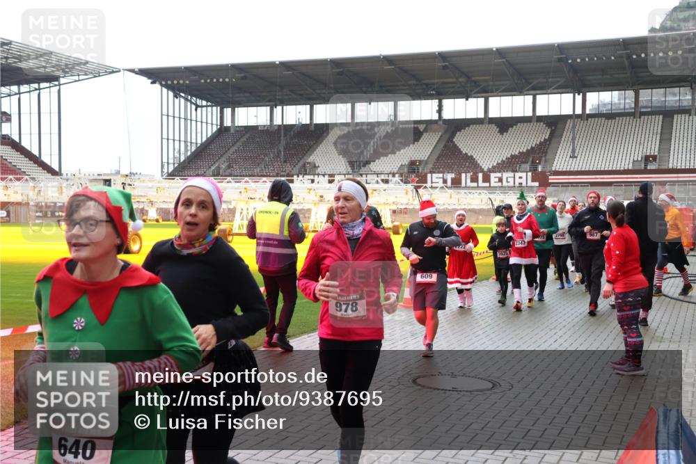 07.12.2025 - St. Pauli X-Mass-Run No. 15 Luisa Fischer http://msf.ph/oto/9387695 07.12.2025 11:47:25 Ziel 40, 15, 640, 978, 609, 2798, 987, 2347, 3925, 346, 353, 371, 530, 567, 570, 609, 614, 640, 642, 645, 647, 649, 898, 900, 901, 903, 978, 987, 992, 1276, 1881, 1882, 2047, 2108, 2109, 2111, 2114, 2179, 2180, 2182, 2221, 2222, 2223, 2347, 2442, 2446, 2568, 2798, 2928, 3010, 3210, 3215, 3216, 3420, 3471, 3482, 3525, 3641, 3777, 3798, 3800, 3924, 3925, 3948, 3949, 3960, 3961, 5004 meine-sportfotos.de