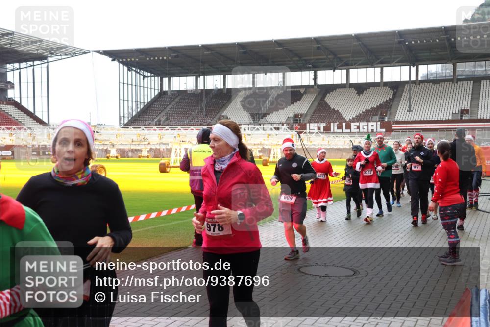 07.12.2025 - St. Pauli X-Mass-Run No. 15 Luisa Fischer http://msf.ph/oto/9387696 07.12.2025 11:47:25 Ziel 64, 978, 609, 2222, 2798, 987, 2347, 25, 346, 353, 371, 530, 567, 570, 609, 614, 640, 642, 645, 647, 649, 898, 900, 901, 903, 978, 987, 992, 1276, 1881, 1882, 2047, 2108, 2109, 2111, 2114, 2179, 2180, 2182, 2221, 2222, 2223, 2347, 2442, 2446, 2568, 2798, 2928, 3010, 3210, 3215, 3216, 3420, 3471, 3482, 3525, 3641, 3777, 3798, 3800, 3924, 3925, 3948, 3949, 3960, 3961, 5004 meine-sportfotos.de