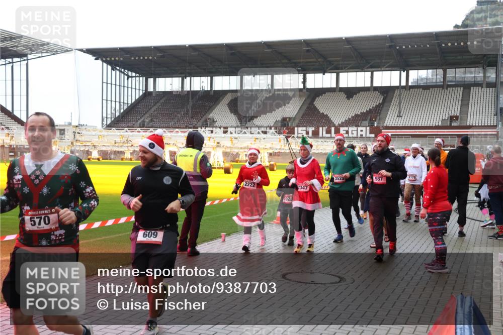 07.12.2025 - St. Pauli X-Mass-Run No. 15 Luisa Fischer http://msf.ph/oto/9387703 07.12.2025 11:47:27 Ziel 15, 0, 570, 609, 3525, 987, 2179, 2222, 2347, 3925, 346, 353, 371, 530, 567, 570, 609, 614, 640, 642, 645, 647, 649, 898, 900, 901, 903, 978, 987, 992, 1276, 1881, 1882, 2047, 2114, 2179, 2180, 2182, 2221, 2222, 2223, 2347, 2442, 2446, 2568, 2798, 2928, 3010, 3210, 3215, 3216, 3420, 3471, 3482, 3525, 3641, 3777, 3798, 3800, 3924, 3925, 3948, 3949, 3960, 3961, 4883, 5004 meine-sportfotos.de