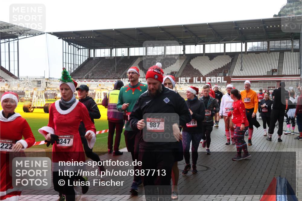 07.12.2025 - St. Pauli X-Mass-Run No. 15 Luisa Fischer http://msf.ph/oto/9387713 07.12.2025 11:47:30 Ziel 5, 222, 15, 2347, 15, 987, 010, 2180, 928, 217, 2047, 346, 353, 371, 530, 567, 570, 609, 614, 640, 642, 645, 647, 649, 898, 900, 901, 903, 978, 987, 992, 1276, 1881, 1882, 2047, 2114, 2179, 2180, 2182, 2221, 2222, 2223, 2347, 2442, 2446, 2568, 2798, 2928, 3010, 3210, 3215, 3216, 3420, 3471, 3482, 3525, 3641, 3777, 3798, 3800, 3924, 3925, 3948, 3949, 3961, 4883, 5004 meine-sportfotos.de