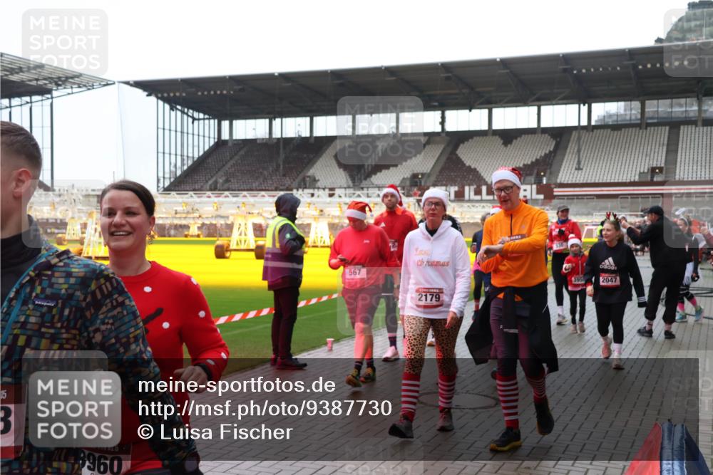 07.12.2025 - St. Pauli X-Mass-Run No. 15 Luisa Fischer http://msf.ph/oto/9387730 07.12.2025 11:47:34 Ziel 15, 3, 15, 960, 567, 2179, 3950, 2047, 346, 353, 371, 530, 567, 570, 609, 614, 640, 642, 645, 647, 649, 898, 900, 901, 903, 930, 978, 987, 992, 1276, 1881, 1882, 2047, 2114, 2179, 2180, 2182, 2221, 2222, 2223, 2347, 2442, 2446, 2568, 2798, 2928, 3010, 3210, 3215, 3216, 3416, 3419, 3420, 3430, 3471, 3482, 3525, 3594, 3596, 3641, 3777, 3798, 3800, 3924, 3925, 3948, 3949, 3961, 4883, 5004 meine-sportfotos.de