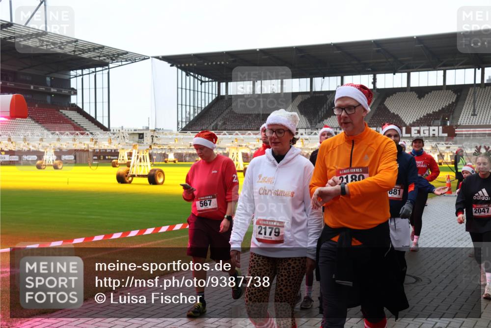 07.12.2025 - St. Pauli X-Mass-Run No. 15 Luisa Fischer http://msf.ph/oto/9387738 07.12.2025 11:47:36 Ziel 567, 2, 15, 2179, 15, 2180, 881, 2047, 346, 353, 371, 530, 567, 570, 609, 614, 640, 642, 645, 647, 649, 898, 900, 901, 903, 930, 978, 987, 992, 1276, 1881, 1882, 2047, 2114, 2179, 2180, 2182, 2221, 2222, 2223, 2347, 2442, 2446, 2568, 2798, 2928, 3010, 3210, 3215, 3216, 3416, 3419, 3420, 3430, 3471, 3482, 3525, 3594, 3596, 3641, 3777, 3798, 3800, 3924, 3925, 3948, 3949, 3961, 4883, 5004 meine-sportfotos.de