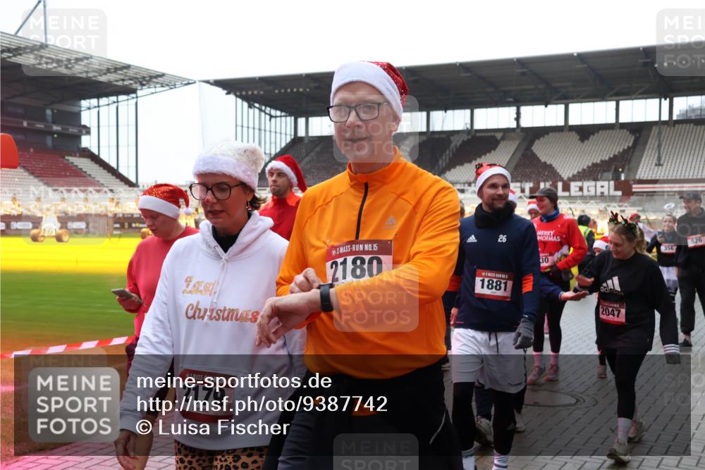 07.12.2025 - St. Pauli X-Mass-Run No. 15 Luisa Fischer http://msf.ph/oto/9387742 07.12.2025 11:47:37 Ziel 15, 2180, 26, 1881, 30, 15, 2179, 2047, 356, 526, 346, 353, 371, 530, 567, 570, 609, 614, 640, 642, 645, 647, 649, 898, 900, 901, 903, 930, 978, 987, 992, 1276, 1881, 1882, 2047, 2114, 2179, 2180, 2182, 2221, 2222, 2223, 2347, 2442, 2446, 2568, 2798, 2928, 3010, 3210, 3215, 3216, 3416, 3419, 3420, 3430, 3471, 3482, 3525, 3594, 3596, 3641, 3777, 3798, 3800, 3924, 3925, 3948, 3949, 3961, 4883, 5004 meine-sportfotos.de