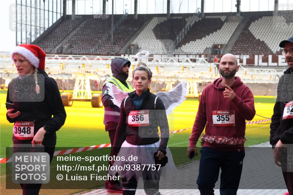 07.12.2025 - St. Pauli X-Mass-Run No. 15 Luisa Fischer http://msf.ph/oto/9387757 07.12.2025 11:47:42 Ziel 15, 3948, 15, 356, 355, 52, 107, 121, 125, 131, 237, 254, 346, 353, 371, 530, 567, 570, 609, 614, 640, 642, 645, 647, 649, 898, 900, 901, 903, 930, 978, 987, 992, 1881, 1882, 2047, 2114, 2182, 2221, 2222, 2223, 2347, 2442, 2446, 2568, 2798, 2928, 3010, 3210, 3215, 3216, 3416, 3419, 3420, 3430, 3471, 3482, 3525, 3594, 3596, 3641, 3655, 3664, 3754, 3770, 3777, 3798, 3800, 3924, 3925, 3948, 3949, 3961, 4883, 5004 meine-sportfotos.de