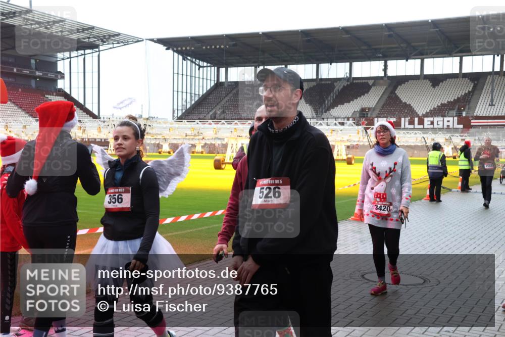 07.12.2025 - St. Pauli X-Mass-Run No. 15 Luisa Fischer http://msf.ph/oto/9387765 07.12.2025 11:47:44 Ziel 15, 356, 15, 526, 3420, 2568, 107, 121, 125, 131, 237, 245, 254, 353, 530, 567, 570, 609, 614, 640, 645, 647, 898, 900, 901, 930, 978, 987, 992, 1540, 1881, 1882, 2047, 2114, 2182, 2221, 2222, 2223, 2347, 2442, 2446, 2568, 2798, 2928, 3010, 3210, 3215, 3216, 3416, 3419, 3420, 3430, 3471, 3482, 3525, 3594, 3596, 3641, 3655, 3664, 3754, 3770, 3777, 3798, 3800, 3924, 3925, 3948, 3949, 3961, 4883, 5004 meine-sportfotos.de