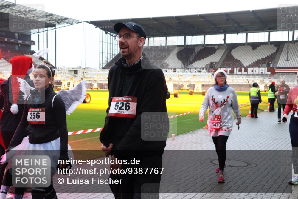 07.12.2025 - St. Pauli X-Mass-Run No. 15 Luisa Fischer http://msf.ph/oto/9387767 07.12.2025 11:47:45 Ziel 15, 356, 15, 526, 10, 3420, 107, 121, 125, 131, 237, 245, 254, 353, 530, 567, 570, 609, 614, 640, 645, 647, 898, 900, 901, 930, 978, 992, 1540, 1881, 1882, 2047, 2114, 2182, 2221, 2222, 2223, 2347, 2568, 2798, 2928, 3010, 3210, 3215, 3216, 3416, 3419, 3420, 3430, 3471, 3482, 3525, 3594, 3596, 3641, 3655, 3664, 3754, 3770, 3777, 3798, 3800, 3924, 3925, 3948, 3949, 3961, 4883, 5004 meine-sportfotos.de