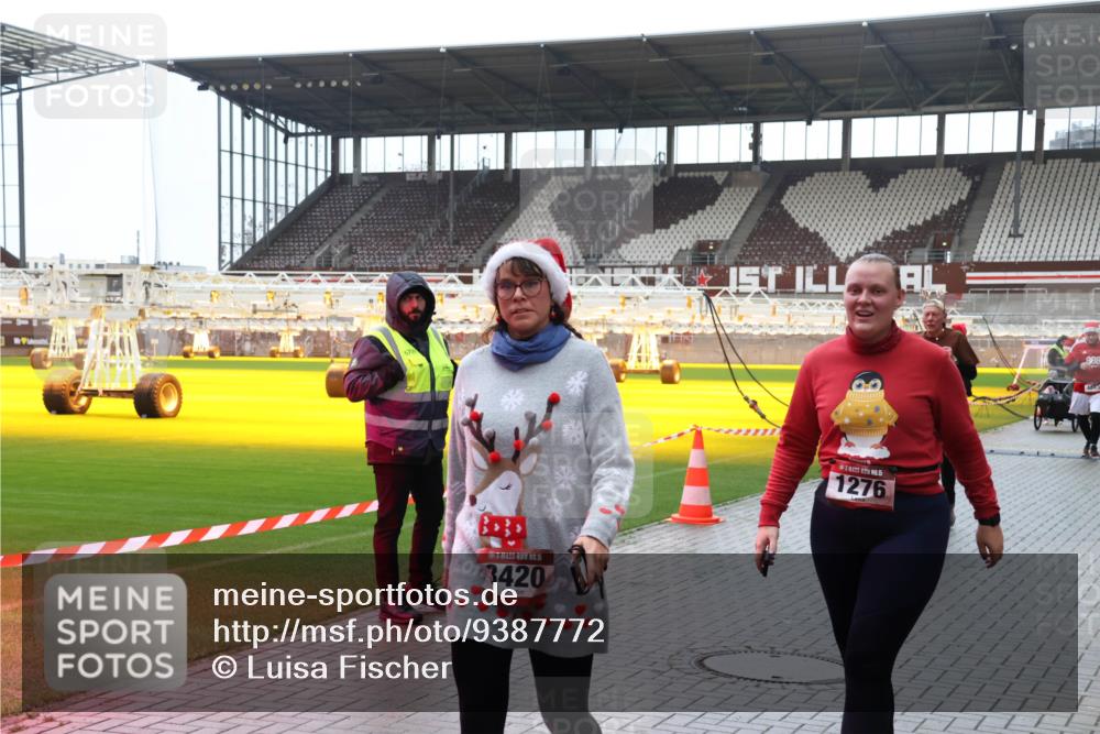 07.12.2025 - St. Pauli X-Mass-Run No. 15 Luisa Fischer http://msf.ph/oto/9387772 07.12.2025 11:47:46 Ziel 15, 3420, 5, 1276, 888, 107, 121, 125, 131, 237, 245, 254, 353, 530, 567, 570, 609, 614, 640, 645, 647, 898, 900, 901, 930, 992, 1540, 1881, 1882, 2047, 2114, 2182, 2221, 2222, 2223, 2347, 2568, 2798, 2928, 3010, 3210, 3215, 3216, 3416, 3419, 3420, 3430, 3471, 3482, 3525, 3594, 3596, 3641, 3655, 3664, 3754, 3770, 3777, 3798, 3800, 3924, 3925, 3948, 3949, 3961, 4883, 5004 meine-sportfotos.de