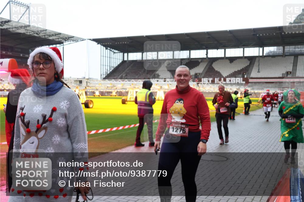 07.12.2025 - St. Pauli X-Mass-Run No. 15 Luisa Fischer http://msf.ph/oto/9387779 07.12.2025 11:47:48 Ziel 15, 420, 1276, 1, 2568, 3641, 107, 121, 125, 131, 237, 245, 254, 353, 530, 614, 640, 645, 647, 898, 900, 901, 930, 992, 1540, 1881, 1882, 2047, 2114, 2182, 2221, 2222, 2223, 2347, 2568, 2798, 2928, 3010, 3210, 3215, 3216, 3416, 3419, 3420, 3430, 3471, 3482, 3525, 3594, 3596, 3641, 3655, 3664, 3754, 3770, 3777, 3798, 3800, 3924, 3925, 3948, 3949, 3961, 4883, 5004 meine-sportfotos.de