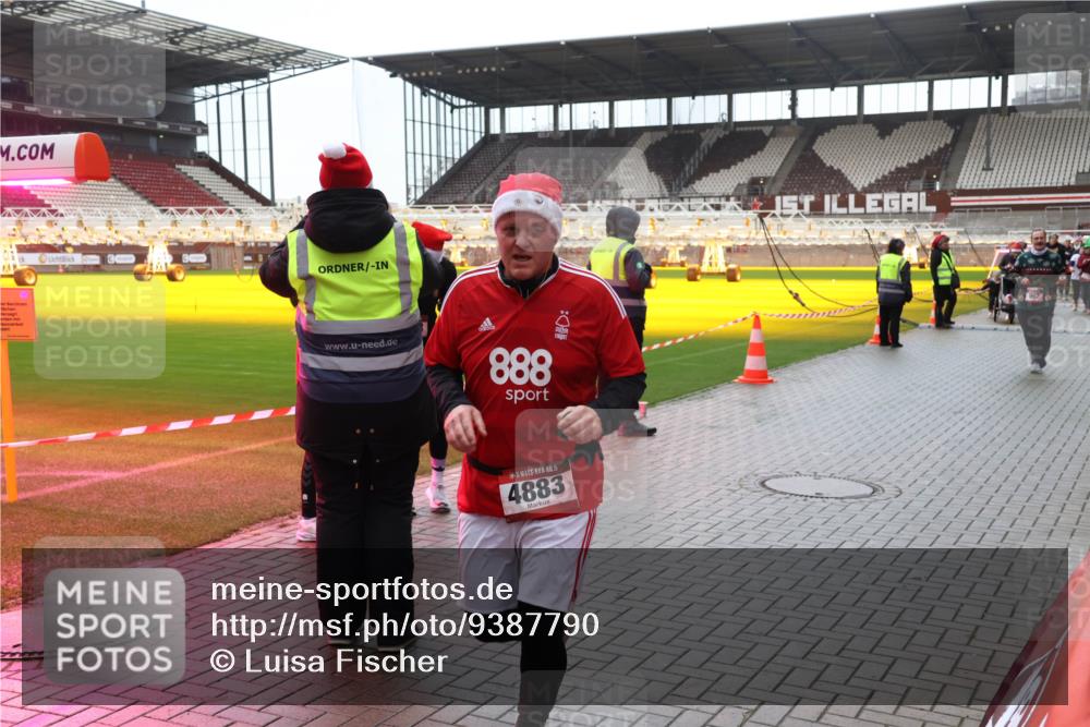 07.12.2025 - St. Pauli X-Mass-Run No. 15 Luisa Fischer http://msf.ph/oto/9387790 07.12.2025 11:47:55 Ziel 888, 15, 4883, 1, 107, 121, 125, 131, 237, 245, 254, 353, 530, 614, 898, 900, 901, 930, 992, 1032, 1534, 1539, 1540, 1622, 1951, 2221, 2223, 2568, 3215, 3216, 3225, 3227, 3416, 3419, 3420, 3430, 3471, 3482, 3594, 3596, 3641, 3655, 3664, 3754, 3770, 3798, 3800, 3948, 3949, 4883, 5004 meine-sportfotos.de