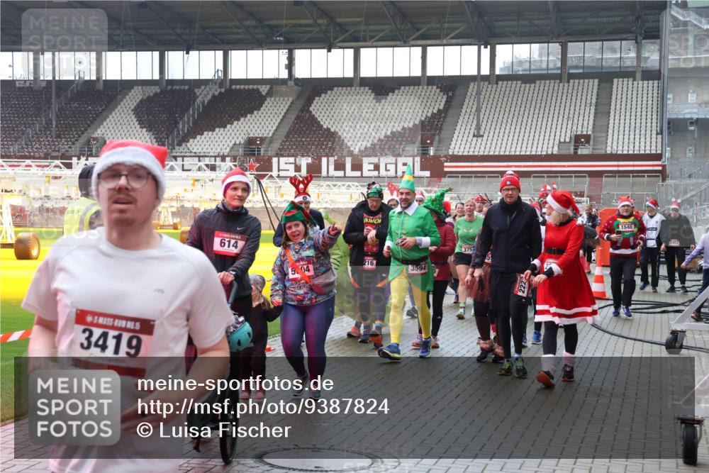 07.12.2025 - St. Pauli X-Mass-Run No. 15 Luisa Fischer http://msf.ph/oto/9387824 07.12.2025 11:48:08 Ziel 5, 3419, 614, 5004, 216, 3594, 375, 2222, 1540, 3482, 107, 121, 125, 131, 237, 245, 254, 724, 796, 930, 992, 1032, 1471, 1474, 1534, 1539, 1540, 1597, 1622, 1951, 2221, 2223, 2381, 2384, 2451, 2452, 2475, 2516, 2842, 3225, 3227, 3312, 3313, 3416, 3419, 3430, 3471, 3482, 3594, 3596, 3655, 3664, 3754, 3770, 3798, 3800, 4425, 4427, 4883 meine-sportfotos.de