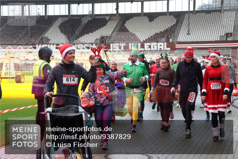 07.12.2025 - St. Pauli X-Mass-Run No. 15 Luisa Fischer http://msf.ph/oto/9387829 07.12.2025 11:48:09 Ziel 15, 614, 5004, 3594, 3596, 2223, 2221, 930, 107, 121, 125, 131, 237, 245, 254, 724, 796, 930, 992, 1032, 1471, 1474, 1534, 1539, 1540, 1597, 1622, 1951, 2221, 2223, 2381, 2384, 2451, 2452, 2475, 2516, 2842, 3225, 3227, 3312, 3313, 3416, 3419, 3430, 3471, 3482, 3594, 3596, 3655, 3664, 3754, 3770, 3798, 3800, 4425, 4427, 4883 meine-sportfotos.de