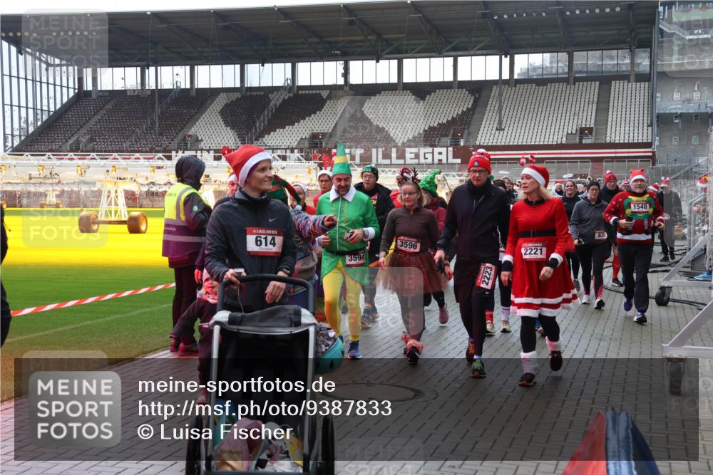 07.12.2025 - St. Pauli X-Mass-Run No. 15 Luisa Fischer http://msf.ph/oto/9387833 07.12.2025 11:48:10 Ziel 614, 3594, 3596, 2223, 2221, 930, 1540, 107, 121, 125, 131, 237, 245, 254, 724, 796, 930, 992, 1032, 1471, 1474, 1534, 1539, 1540, 1597, 1622, 1951, 2221, 2223, 2381, 2384, 2451, 2452, 2475, 2516, 2842, 3225, 3227, 3312, 3313, 3416, 3419, 3430, 3471, 3482, 3594, 3596, 3655, 3664, 3754, 3770, 3798, 3800, 4425, 4427, 4883 meine-sportfotos.de
