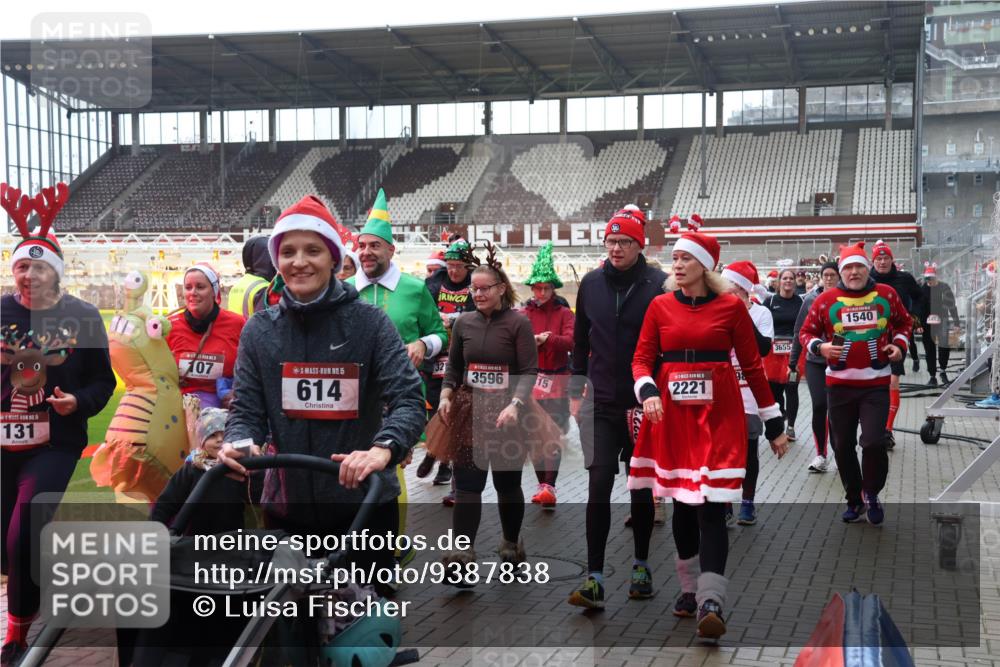 07.12.2025 - St. Pauli X-Mass-Run No. 15 Luisa Fischer http://msf.ph/oto/9387838 07.12.2025 11:48:11 Ziel 131, 1, 32, 107, 15, 3596, 15, 2221, 614, 3655, 1540, 107, 121, 125, 131, 237, 245, 254, 724, 796, 930, 1032, 1471, 1474, 1534, 1539, 1540, 1597, 1622, 1951, 2221, 2223, 2381, 2384, 2451, 2452, 2475, 2516, 2842, 3225, 3227, 3312, 3313, 3416, 3419, 3430, 3471, 3482, 3594, 3596, 3655, 3664, 3754, 3770, 3798, 3800, 4425, 4427, 4883 meine-sportfotos.de