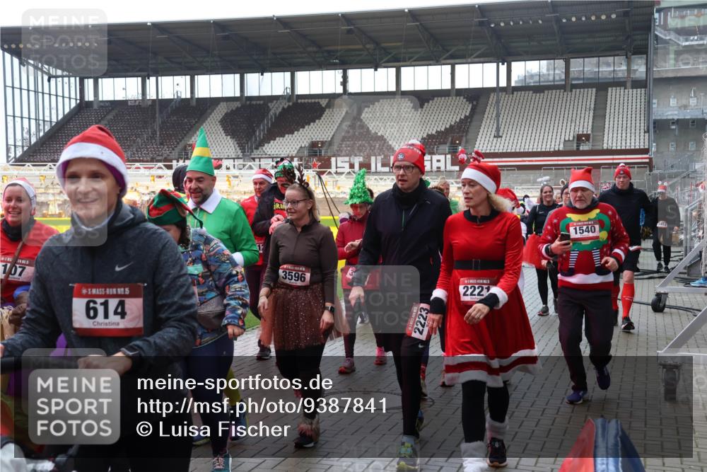 07.12.2025 - St. Pauli X-Mass-Run No. 15 Luisa Fischer http://msf.ph/oto/9387841 07.12.2025 11:48:12 Ziel 107, 15, 614, 3596, 2223, 5, 2221, 1540, 107, 121, 125, 131, 237, 245, 254, 724, 796, 930, 1032, 1471, 1474, 1534, 1539, 1540, 1597, 1622, 1951, 2381, 2384, 2451, 2452, 2475, 2516, 2842, 3225, 3227, 3312, 3313, 3416, 3419, 3430, 3471, 3482, 3547, 3594, 3596, 3655, 3664, 3754, 3770, 3798, 3800, 4425, 4427, 4883 meine-sportfotos.de