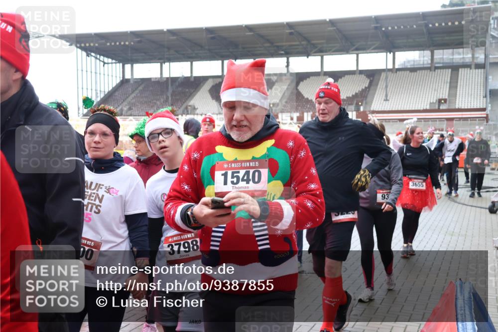 07.12.2025 - St. Pauli X-Mass-Run No. 15 Luisa Fischer http://msf.ph/oto/9387855 07.12.2025 11:48:16 Ziel 15, 00, 15, 3798, 15, 1540, 93, 3655, 107, 121, 125, 131, 207, 237, 245, 254, 724, 796, 930, 1032, 1471, 1474, 1534, 1539, 1540, 1597, 1622, 1951, 2381, 2384, 2451, 2452, 2475, 2516, 2842, 3225, 3227, 3312, 3313, 3416, 3419, 3430, 3542, 3545, 3547, 3594, 3596, 3602, 3655, 3664, 3754, 3770, 4425, 4427 meine-sportfotos.de