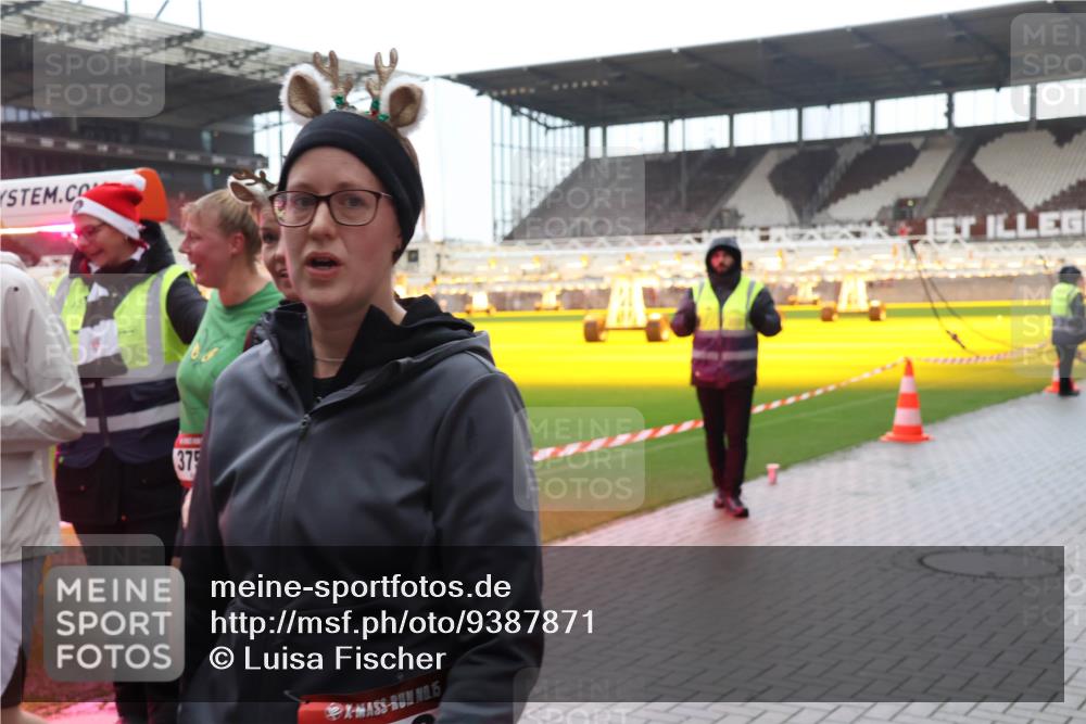 07.12.2025 - St. Pauli X-Mass-Run No. 15 Luisa Fischer http://msf.ph/oto/9387871 07.12.2025 11:48:20 Ziel 375, 5, 107, 121, 125, 131, 207, 237, 245, 254, 724, 796, 930, 1032, 1471, 1474, 1534, 1539, 1540, 1597, 1622, 1951, 2381, 2384, 2451, 2452, 2475, 2516, 2842, 3225, 3227, 3312, 3313, 3416, 3419, 3430, 3542, 3545, 3547, 3602, 3655, 3664, 3754, 3770, 4425, 4427 meine-sportfotos.de