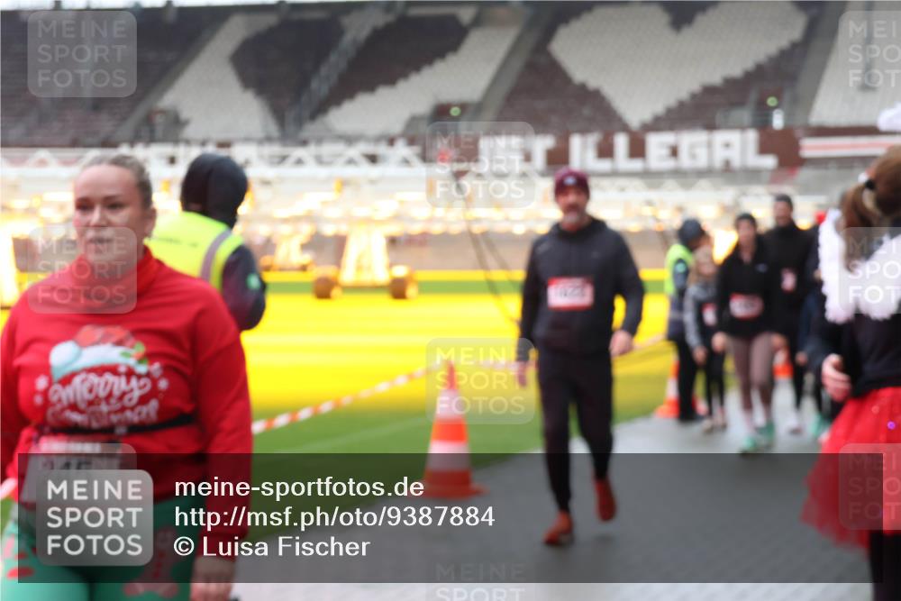 07.12.2025 - St. Pauli X-Mass-Run No. 15 Luisa Fischer http://msf.ph/oto/9387884 07.12.2025 11:48:24 Ziel 245, 107, 121, 125, 131, 207, 237, 245, 254, 724, 796, 990, 1032, 1471, 1474, 1534, 1539, 1540, 1597, 1622, 1951, 2381, 2384, 2451, 2452, 2475, 2516, 2842, 3225, 3227, 3312, 3313, 3504, 3528, 3542, 3545, 3547, 3602, 3655, 3664, 3754, 3770, 4425, 4427 meine-sportfotos.de