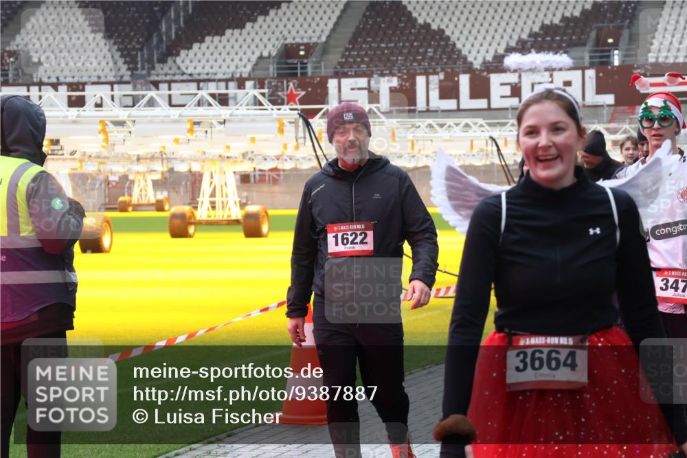 07.12.2025 - St. Pauli X-Mass-Run No. 15 Luisa Fischer http://msf.ph/oto/9387887 07.12.2025 11:48:25 Ziel 15, 1622, 15, 3664, 347, 107, 121, 125, 131, 207, 237, 245, 254, 724, 796, 990, 1032, 1471, 1474, 1534, 1539, 1540, 1597, 1622, 1951, 2381, 2384, 2451, 2452, 2475, 2516, 2842, 3225, 3227, 3312, 3313, 3504, 3528, 3542, 3545, 3547, 3602, 3655, 3664, 3754, 3770, 4425, 4427 meine-sportfotos.de