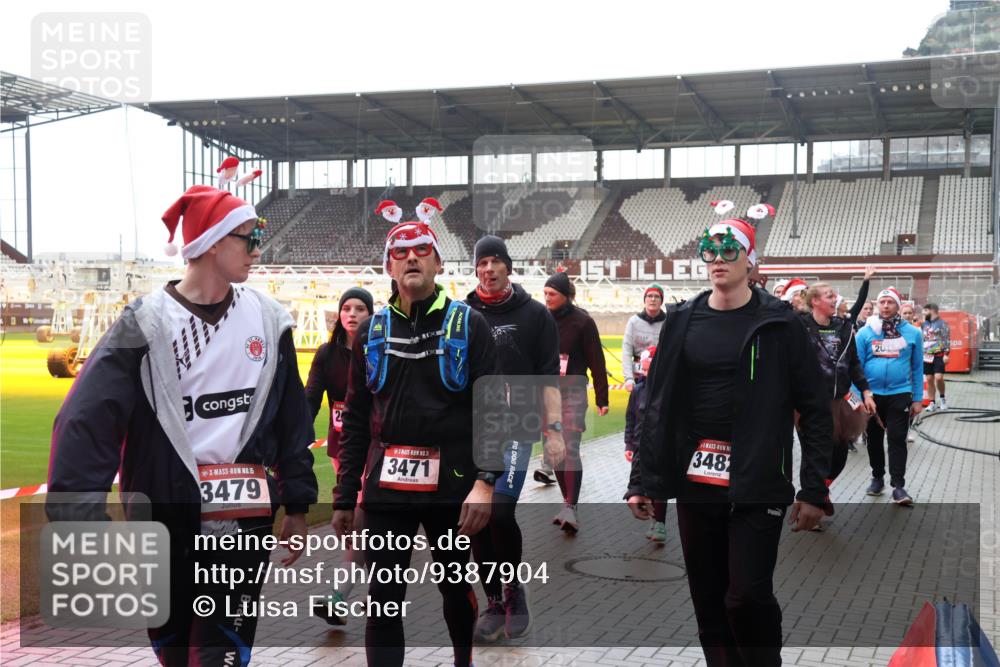 07.12.2025 - St. Pauli X-Mass-Run No. 15 Luisa Fischer http://msf.ph/oto/9387904 07.12.2025 11:48:31 Ziel 2, 15, 3479, 5, 3471, 1, 348, 20, 207, 245, 724, 796, 990, 1032, 1471, 1474, 1534, 1539, 1540, 1597, 1622, 1951, 2381, 2384, 2451, 2452, 2475, 2516, 2842, 3225, 3227, 3312, 3313, 3504, 3528, 3542, 3545, 3547, 3602, 3635, 3638, 3657, 4425, 4427 meine-sportfotos.de