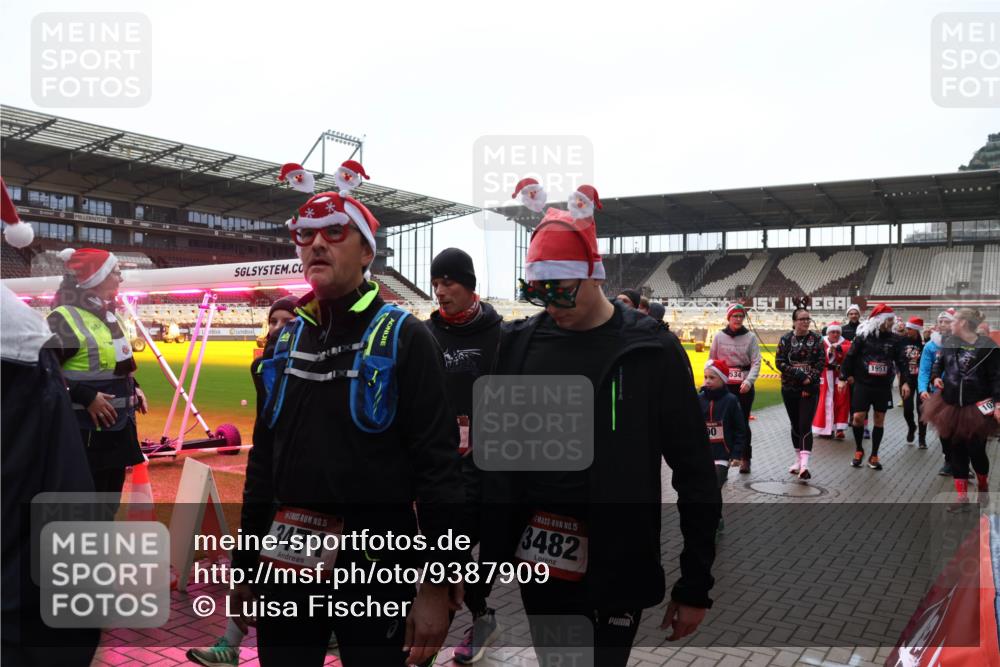 07.12.2025 - St. Pauli X-Mass-Run No. 15 Luisa Fischer http://msf.ph/oto/9387909 07.12.2025 11:48:34 Ziel 68, 15, 3471, 15, 3482, 00, 534, 1, 1951, 103, 207, 724, 796, 990, 1032, 1471, 1474, 1534, 1539, 1597, 1622, 1951, 2381, 2384, 2451, 2452, 2475, 2516, 2842, 3225, 3227, 3312, 3313, 3504, 3528, 3542, 3545, 3547, 3602, 3635, 3638, 3657, 4425, 4427 meine-sportfotos.de
