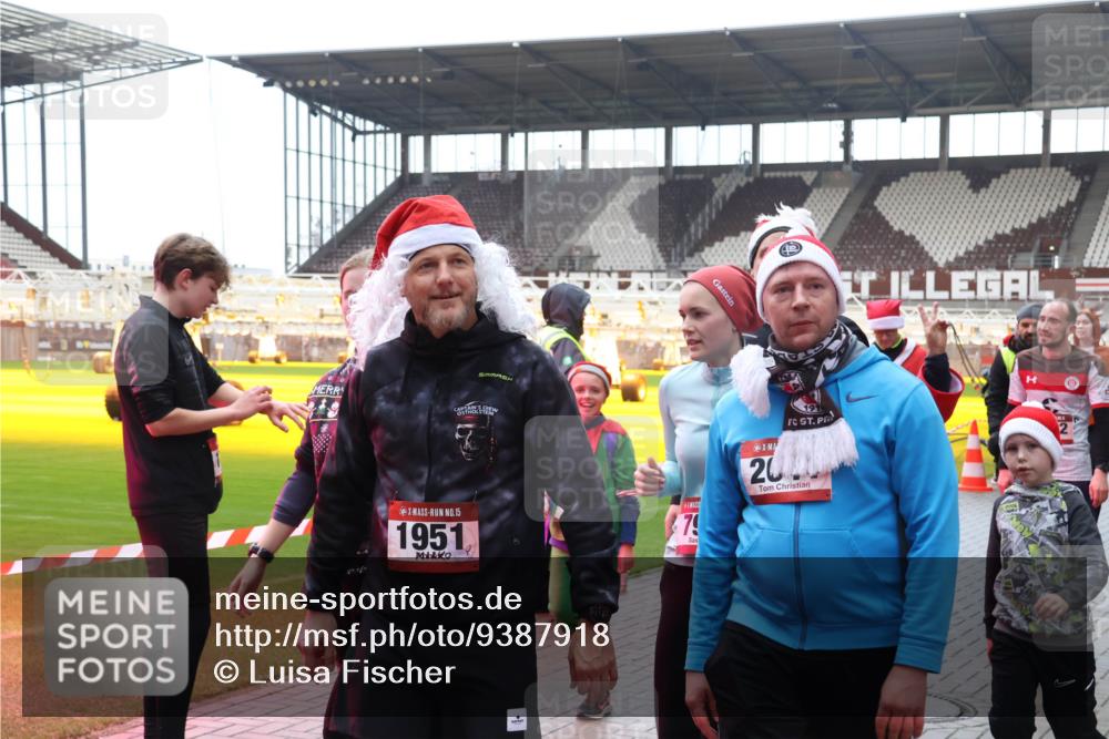 07.12.2025 - St. Pauli X-Mass-Run No. 15 Luisa Fischer http://msf.ph/oto/9387918 07.12.2025 11:48:41 Ziel 15, 1951, 2010, 79, 207, 616, 724, 732, 796, 990, 1032, 1471, 1474, 1534, 1539, 1597, 1622, 1911, 1926, 1927, 2381, 2384, 2432, 2451, 2452, 2475, 2516, 2842, 3225, 3227, 3312, 3313, 3504, 3528, 3542, 3545, 3547, 3602, 3635, 3638, 3646, 3657, 4134, 4423, 4424, 4425, 4426, 4427, 4477, 4480 meine-sportfotos.de