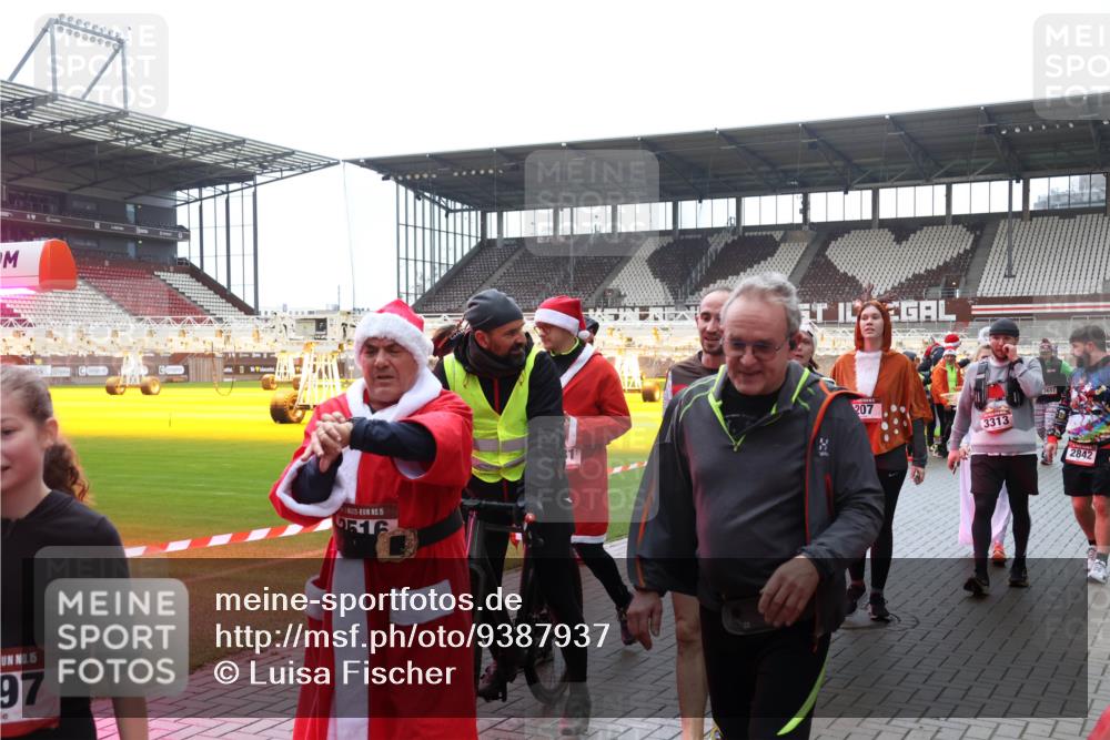 07.12.2025 - St. Pauli X-Mass-Run No. 15 Luisa Fischer http://msf.ph/oto/9387937 07.12.2025 11:48:46 Ziel 15, 97, 15, 6616, 207, 3313, 3657, 2842, 207, 616, 724, 732, 796, 990, 1471, 1474, 1597, 1891, 1911, 1926, 1927, 2008, 2381, 2384, 2432, 2516, 2842, 3023, 3312, 3313, 3388, 3504, 3528, 3542, 3545, 3547, 3602, 3635, 3638, 3646, 3657, 4134, 4423, 4424, 4425, 4426, 4427, 4477, 4480 meine-sportfotos.de