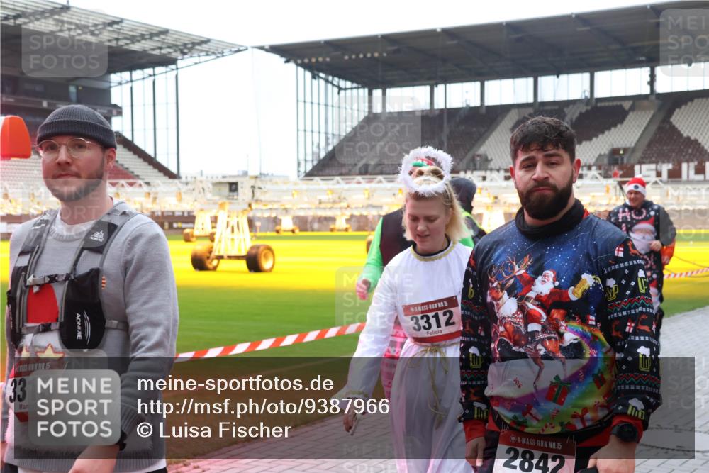 07.12.2025 - St. Pauli X-Mass-Run No. 15 Luisa Fischer http://msf.ph/oto/9387966 07.12.2025 11:48:53 Ziel 15, 3313, 15, 3312, 15, 2842, 207, 616, 724, 732, 796, 990, 1471, 1474, 1597, 1613, 1891, 1911, 1926, 1927, 1967, 2008, 2075, 2148, 2432, 2717, 2718, 3023, 3312, 3388, 3504, 3528, 3542, 3545, 3547, 3602, 3635, 3638, 3646, 3657, 3926, 4134, 4423, 4424, 4426, 4477, 4480 meine-sportfotos.de