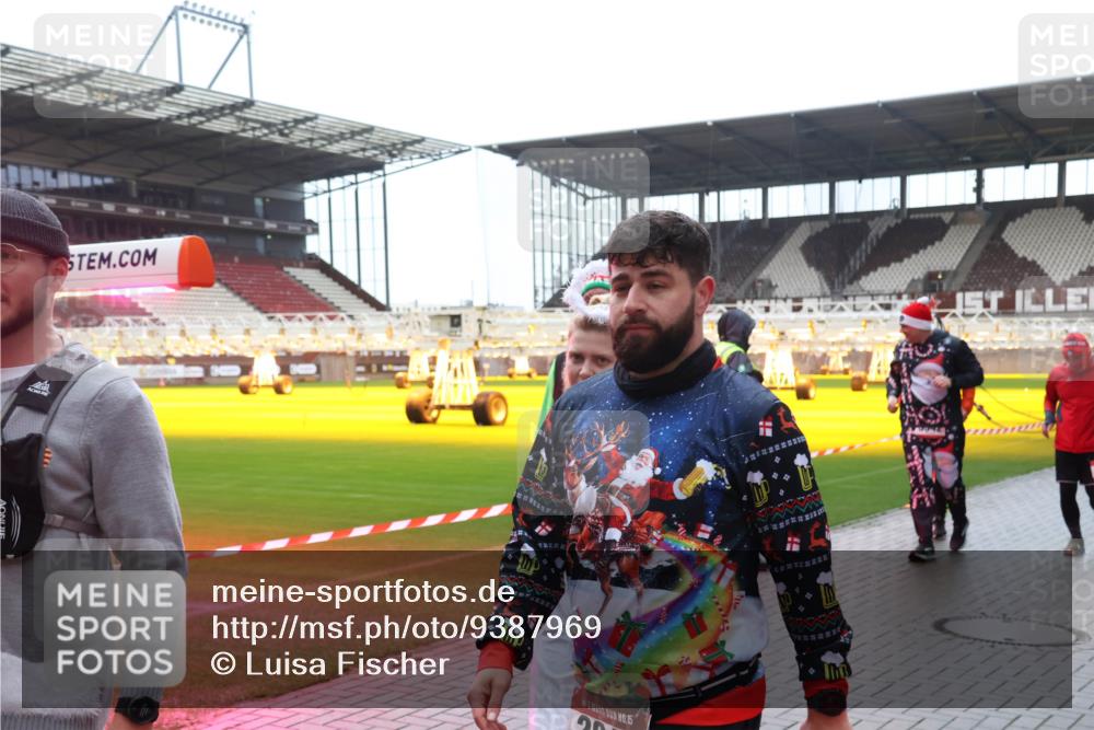 07.12.2025 - St. Pauli X-Mass-Run No. 15 Luisa Fischer http://msf.ph/oto/9387969 07.12.2025 11:48:53 Ziel 15, 207, 616, 724, 732, 796, 990, 1471, 1474, 1597, 1613, 1891, 1911, 1926, 1927, 1967, 2008, 2075, 2148, 2432, 2717, 2718, 3023, 3312, 3388, 3504, 3528, 3542, 3545, 3547, 3602, 3635, 3638, 3646, 3657, 3926, 4134, 4423, 4424, 4426, 4477, 4480 meine-sportfotos.de