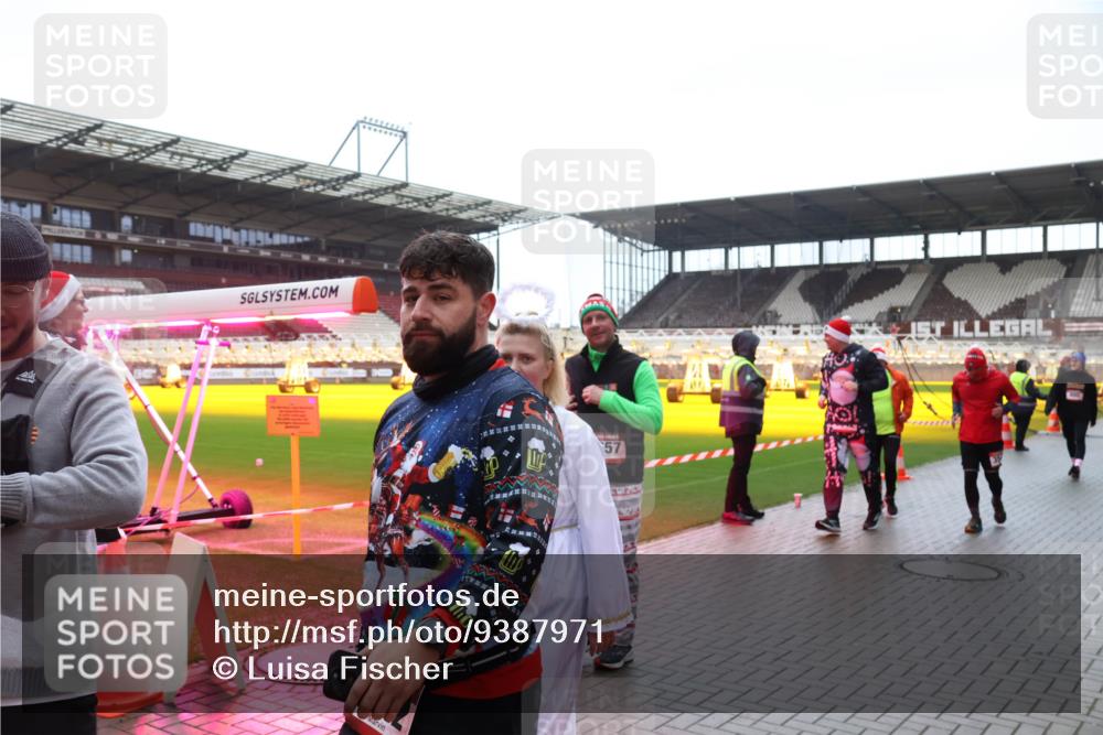 07.12.2025 - St. Pauli X-Mass-Run No. 15 Luisa Fischer http://msf.ph/oto/9387971 07.12.2025 11:48:54 Ziel 57, 129, 207, 616, 724, 732, 796, 990, 1613, 1891, 1911, 1926, 1927, 1966, 1967, 2008, 2075, 2148, 2432, 2717, 2718, 3023, 3388, 3504, 3528, 3542, 3545, 3547, 3602, 3635, 3638, 3646, 3657, 3926, 4134, 4423, 4424, 4426, 4477, 4480 meine-sportfotos.de