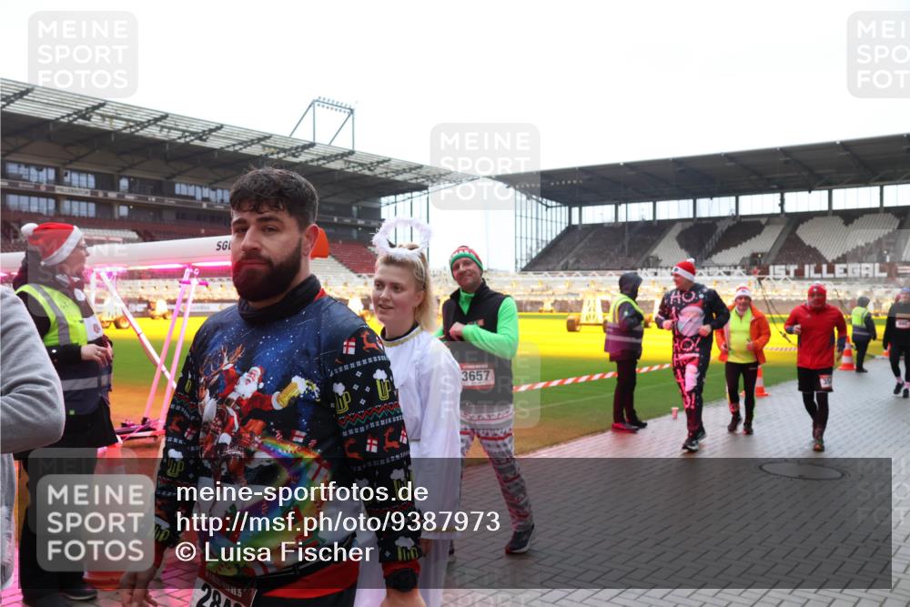 07.12.2025 - St. Pauli X-Mass-Run No. 15 Luisa Fischer http://msf.ph/oto/9387973 07.12.2025 11:48:54 Ziel 634, 1, 5, 28, 3657, 207, 616, 724, 732, 796, 990, 1613, 1891, 1911, 1926, 1927, 1966, 1967, 2008, 2075, 2148, 2432, 2717, 2718, 3023, 3388, 3504, 3528, 3542, 3545, 3547, 3602, 3635, 3638, 3646, 3657, 3926, 4134, 4423, 4424, 4426, 4477, 4480 meine-sportfotos.de