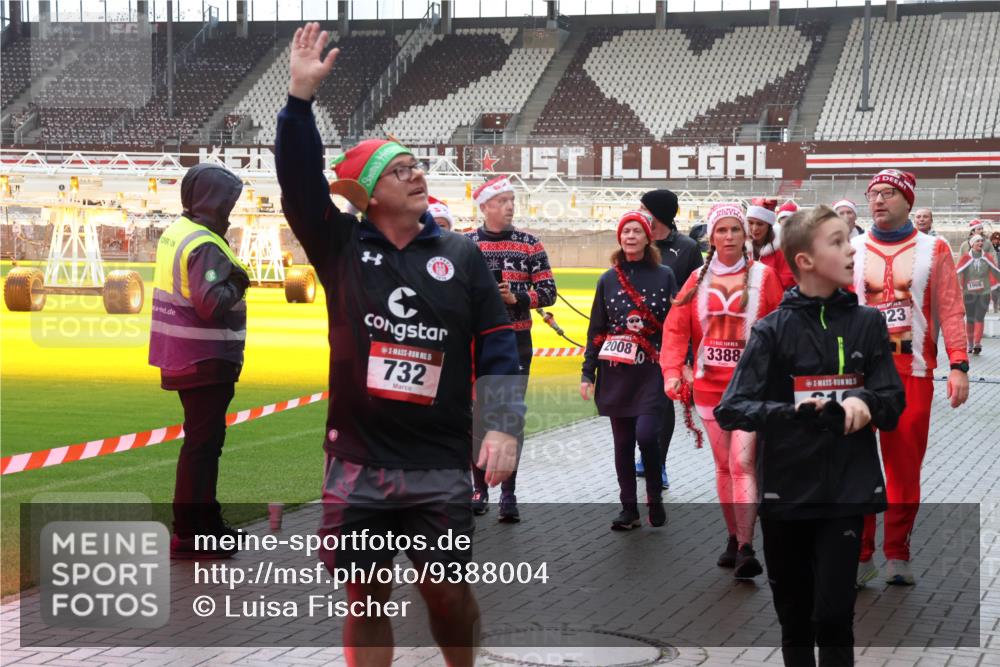 07.12.2025 - St. Pauli X-Mass-Run No. 15 Luisa Fischer http://msf.ph/oto/9388004 07.12.2025 11:49:22 Ziel 61, 5, 732, 2008, 3388, 1966, 23, 24, 146, 244, 548, 616, 701, 703, 732, 1613, 1891, 1911, 1926, 1927, 1966, 1967, 2008, 2075, 2148, 2432, 2717, 2718, 3023, 3388, 3646, 3926, 4134, 4423, 4424, 4426, 4477, 4480 meine-sportfotos.de