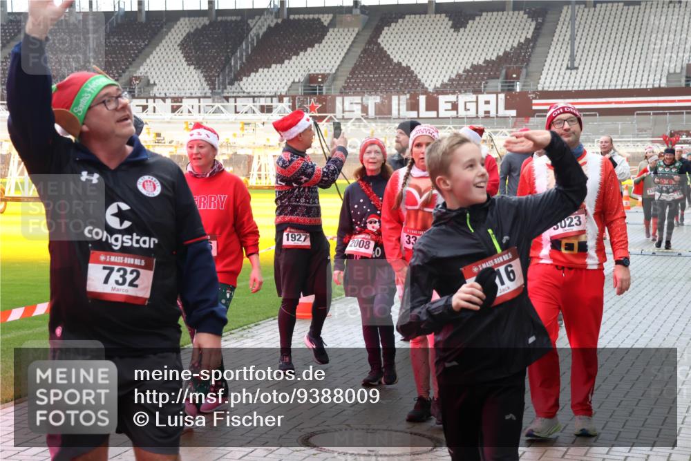 07.12.2025 - St. Pauli X-Mass-Run No. 15 Luisa Fischer http://msf.ph/oto/9388009 07.12.2025 11:49:23 Ziel 5, 732, 19, 1927, 2008, 33, 5, 16, 023, 196, 24, 146, 244, 548, 616, 701, 703, 732, 1613, 1891, 1911, 1926, 1927, 1966, 1967, 1992, 1993, 2008, 2075, 2148, 2432, 2717, 2718, 3023, 3388, 3646, 3926, 4134, 4423, 4424, 4426, 4477, 4480 meine-sportfotos.de