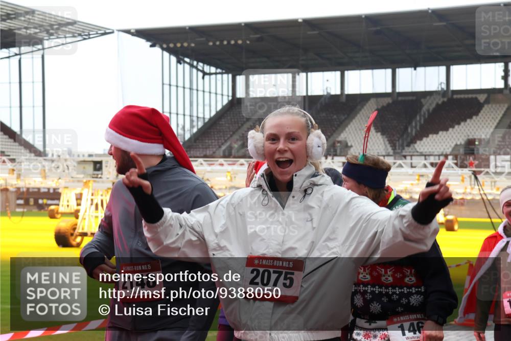 07.12.2025 - St. Pauli X-Mass-Run No. 15 Luisa Fischer http://msf.ph/oto/9388050 07.12.2025 11:49:37 Ziel 15, 2148, 15, 2075, 15, 146, 24, 146, 244, 360, 548, 701, 703, 1613, 1966, 1967, 1992, 1993, 2003, 2148, 2344, 2346, 2717, 2718, 3421, 3424, 4601, 4643, 4646 meine-sportfotos.de