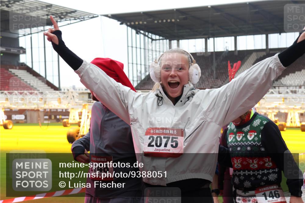 07.12.2025 - St. Pauli X-Mass-Run No. 15 Luisa Fischer http://msf.ph/oto/9388051 07.12.2025 11:49:37 Ziel 15, 2148, 15, 2075, 146, 24, 146, 244, 360, 548, 701, 703, 1613, 1966, 1967, 1992, 1993, 2003, 2148, 2344, 2346, 2717, 2718, 3421, 3424, 4601, 4643, 4646 meine-sportfotos.de