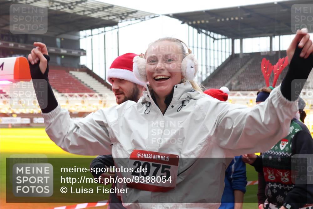 07.12.2025 - St. Pauli X-Mass-Run No. 15 Luisa Fischer http://msf.ph/oto/9388054 07.12.2025 11:49:38 Ziel 1, 15, 2075, 24, 146, 244, 360, 548, 701, 703, 1613, 1966, 1967, 1992, 1993, 2003, 2344, 2346, 2717, 2718, 3421, 3424, 4601, 4643, 4646 meine-sportfotos.de