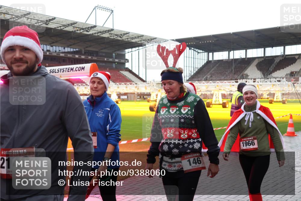 07.12.2025 - St. Pauli X-Mass-Run No. 15 Luisa Fischer http://msf.ph/oto/9388060 07.12.2025 11:49:40 Ziel 718, 15, 2148, 146, 15, 1966, 24, 146, 244, 360, 548, 701, 703, 1966, 1967, 1992, 1993, 2003, 2344, 2346, 3421, 3424, 3665, 3685, 4601, 4643, 4646 meine-sportfotos.de