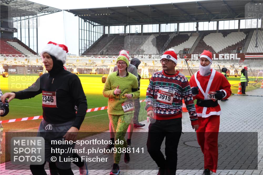 07.12.2025 - St. Pauli X-Mass-Run No. 15 Luisa Fischer http://msf.ph/oto/9388141 07.12.2025 11:50:11 Ziel 5, 2346, 010, 3183, 3915, 15, 3915, 31, 360, 1992, 1993, 2003, 2344, 2346, 2444, 2445, 2853, 2911, 3180, 3183, 3421, 3424, 3562, 3563, 3566, 3568, 3572, 3660, 3665, 3685, 3778, 3914, 3915, 4601, 4643, 4646 meine-sportfotos.de