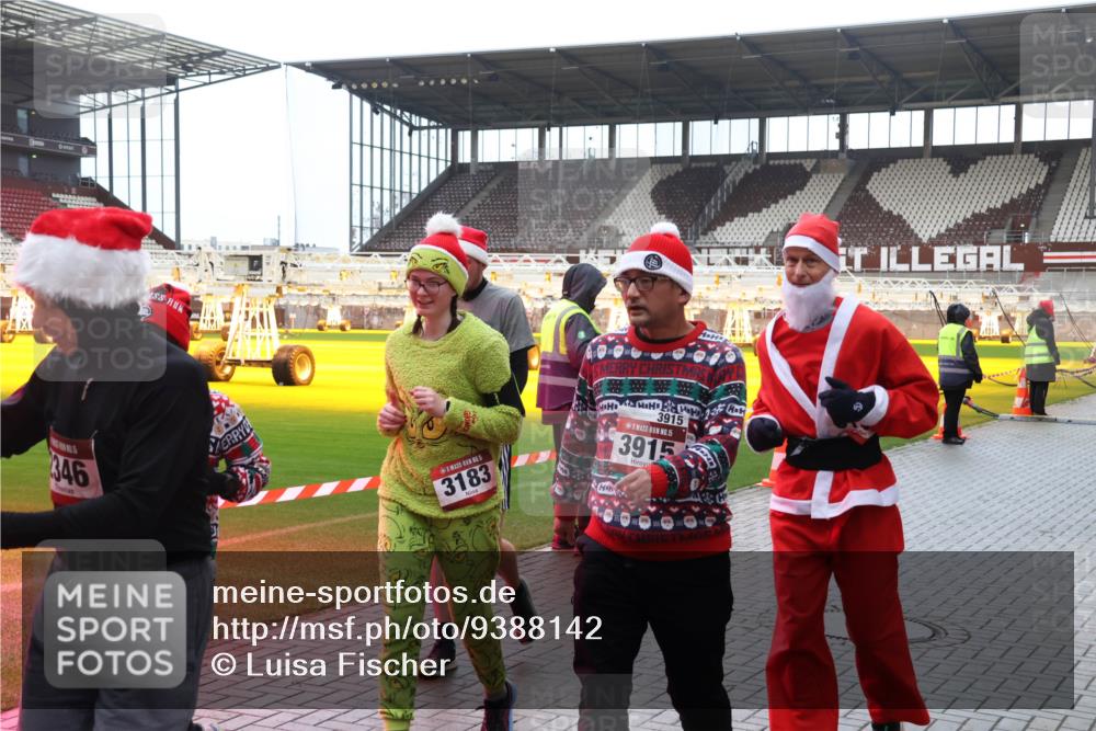 07.12.2025 - St. Pauli X-Mass-Run No. 15 Luisa Fischer http://msf.ph/oto/9388142 07.12.2025 11:50:12 Ziel 346, 90, 5, 3183, 3915, 15, 3915, 360, 2003, 2118, 2344, 2346, 2444, 2445, 2853, 2911, 3180, 3183, 3421, 3424, 3562, 3563, 3566, 3568, 3572, 3660, 3665, 3685, 3778, 3914, 3915, 4601, 4643, 4646 meine-sportfotos.de