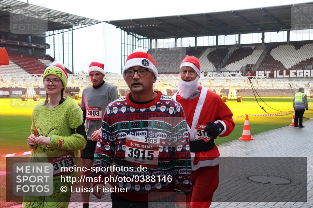 07.12.2025 - St. Pauli X-Mass-Run No. 15 Luisa Fischer http://msf.ph/oto/9388146 07.12.2025 11:50:13 Ziel 15, 3183, 2003, 3915, 15, 3915, 31, 2003, 2118, 2344, 2346, 2444, 2445, 2853, 2911, 3180, 3183, 3421, 3424, 3562, 3563, 3566, 3568, 3572, 3660, 3665, 3685, 3778, 3914, 3915, 4601, 4643, 4646 meine-sportfotos.de