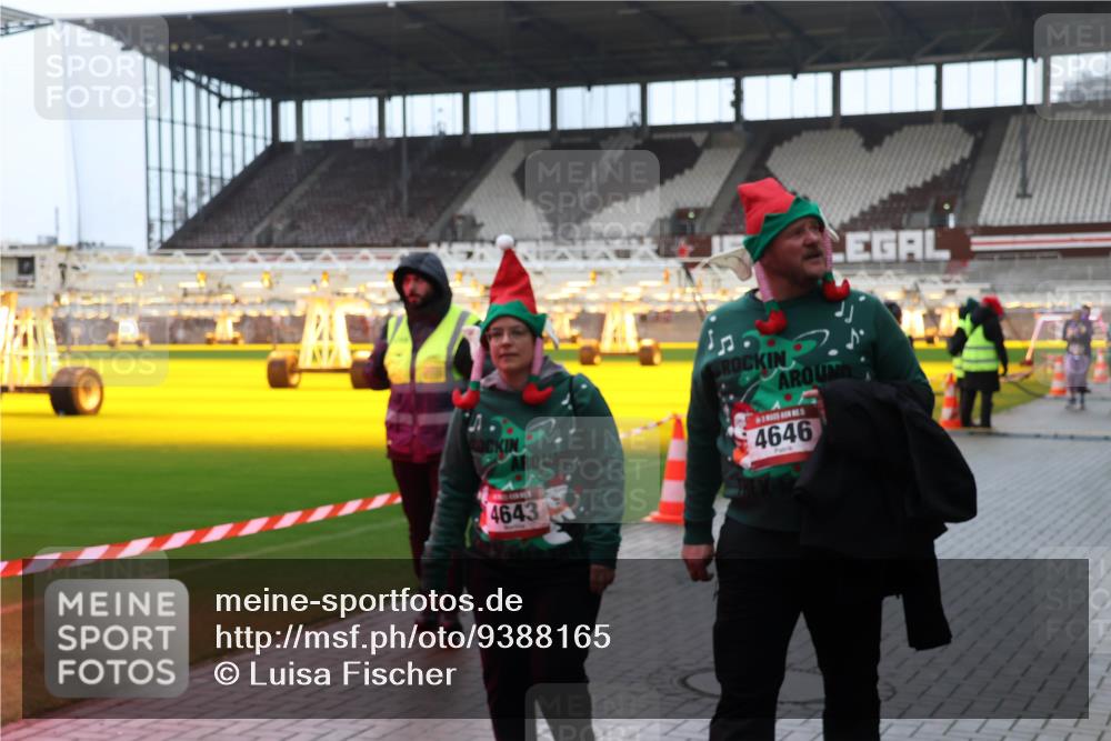 07.12.2025 - St. Pauli X-Mass-Run No. 15 Luisa Fischer http://msf.ph/oto/9388165 07.12.2025 11:50:27 Ziel 21, 4646, 4643, 1890, 2118, 2203, 2210, 2444, 2445, 2784, 2785, 2793, 2848, 2853, 2872, 2877, 2911, 3180, 3183, 3562, 3563, 3566, 3568, 3572, 3660, 3665, 3685, 3697, 3778, 3914, 3915, 4184, 4428 meine-sportfotos.de