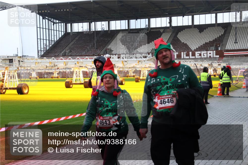 07.12.2025 - St. Pauli X-Mass-Run No. 15 Luisa Fischer http://msf.ph/oto/9388166 07.12.2025 11:50:27 Ziel 4643, 4646, 1890, 2118, 2203, 2210, 2444, 2445, 2784, 2785, 2793, 2848, 2853, 2872, 2877, 2911, 3180, 3183, 3562, 3563, 3566, 3568, 3572, 3660, 3665, 3685, 3697, 3778, 3914, 3915, 4184, 4428 meine-sportfotos.de