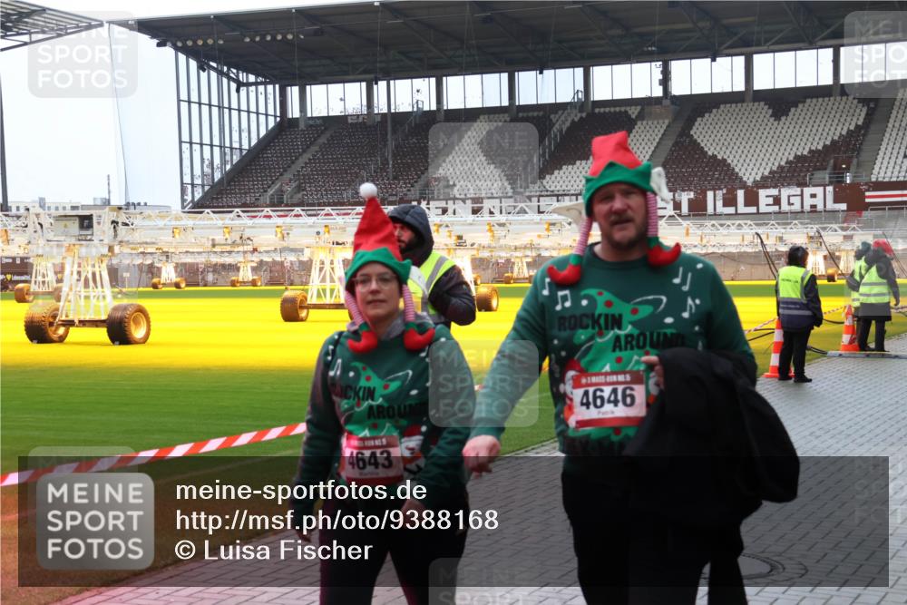 07.12.2025 - St. Pauli X-Mass-Run No. 15 Luisa Fischer http://msf.ph/oto/9388168 07.12.2025 11:50:27 Ziel 4643, 4646, 1890, 2118, 2203, 2210, 2444, 2445, 2784, 2785, 2793, 2848, 2853, 2872, 2877, 2911, 3180, 3183, 3562, 3563, 3566, 3568, 3572, 3660, 3665, 3685, 3697, 3778, 3914, 3915, 4184, 4428 meine-sportfotos.de