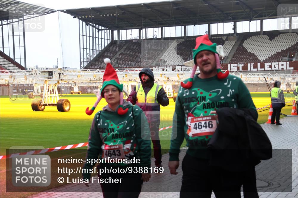 07.12.2025 - St. Pauli X-Mass-Run No. 15 Luisa Fischer http://msf.ph/oto/9388169 07.12.2025 11:50:28 Ziel 4643, 4646, 1890, 2118, 2203, 2210, 2444, 2445, 2784, 2785, 2793, 2848, 2853, 2872, 2877, 2911, 3180, 3183, 3562, 3563, 3566, 3568, 3572, 3660, 3697, 3778, 3914, 3915, 4184, 4428 meine-sportfotos.de