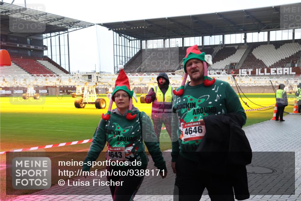 07.12.2025 - St. Pauli X-Mass-Run No. 15 Luisa Fischer http://msf.ph/oto/9388171 07.12.2025 11:50:28 Ziel 15, 4643, 15, 4646, 1890, 2118, 2203, 2210, 2444, 2445, 2784, 2785, 2793, 2848, 2853, 2872, 2877, 2911, 3180, 3183, 3562, 3563, 3566, 3568, 3572, 3660, 3697, 3778, 3914, 3915, 4184, 4428 meine-sportfotos.de