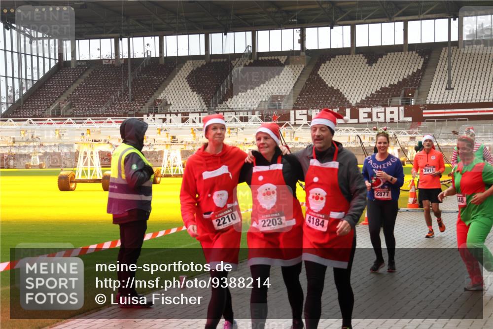 07.12.2025 - St. Pauli X-Mass-Run No. 15 Luisa Fischer http://msf.ph/oto/9388214 07.12.2025 11:50:50 Ziel 1, 2210, 2203, 4184, 2877, 2911, 48, 196, 206, 1599, 1602, 1890, 2118, 2203, 2210, 2784, 2785, 2793, 2848, 2872, 2877, 3660, 3697, 3778, 3913, 3958, 4184, 4428 meine-sportfotos.de