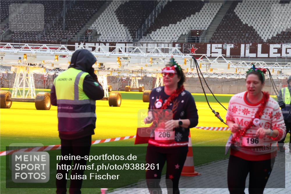07.12.2025 - St. Pauli X-Mass-Run No. 15 Luisa Fischer http://msf.ph/oto/9388261 07.12.2025 11:51:13 Ziel 206, 196, 565, 196, 206, 995, 996, 1599, 1602, 2547, 2548, 2784, 2785, 2793, 3616, 3618, 3639, 3913, 3958, 4428 meine-sportfotos.de