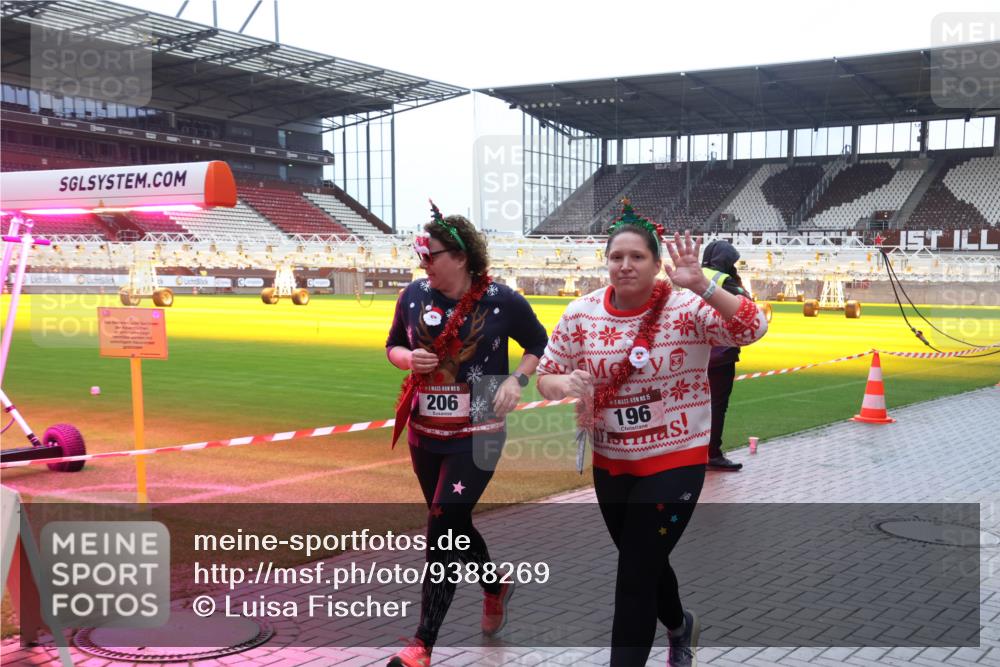 07.12.2025 - St. Pauli X-Mass-Run No. 15 Luisa Fischer http://msf.ph/oto/9388269 07.12.2025 11:51:15 Ziel 206, 15, 196, 196, 206, 995, 996, 1599, 1602, 2547, 2548, 2784, 2785, 2793, 3616, 3618, 3639, 3913, 3958, 4428 meine-sportfotos.de