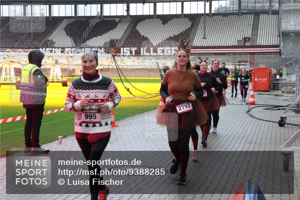 07.12.2025 - St. Pauli X-Mass-Run No. 15 Luisa Fischer http://msf.ph/oto/9388285 07.12.2025 11:51:28 Ziel 5, 995, 482337, 2793, 196, 206, 995, 996, 1599, 1602, 2547, 2548, 2585, 2589, 2670, 2672, 3616, 3618, 3639, 3913, 3958, 4609 meine-sportfotos.de