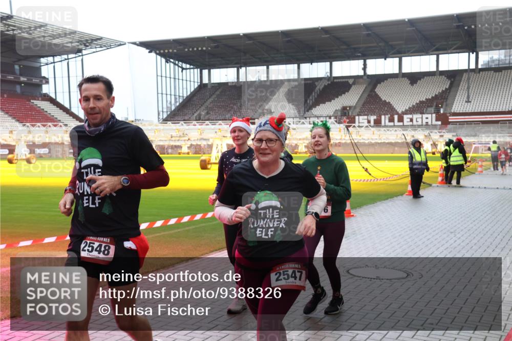 07.12.2025 - St. Pauli X-Mass-Run No. 15 Luisa Fischer http://msf.ph/oto/9388326 07.12.2025 11:51:39 Ziel 15, 2548, 5, 2547, 1, 995, 996, 2374, 2547, 2548, 2585, 2589, 2670, 2672, 3116, 3449, 3451, 3616, 3618, 3639, 3959, 4340, 4609 meine-sportfotos.de
